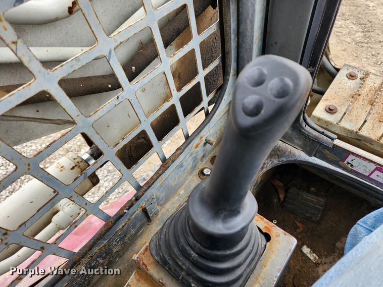 image for item KT9578 2004 Takeuchi TL130  tracked skid steer loader