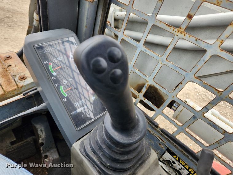 image for item KT9578 2004 Takeuchi TL130  tracked skid steer loader