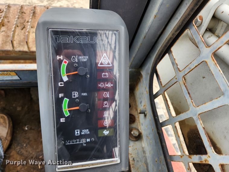 image for item KT9578 2004 Takeuchi TL130  tracked skid steer loader