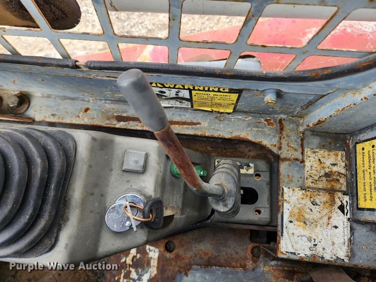 image for item KT9578 2004 Takeuchi TL130  tracked skid steer loader