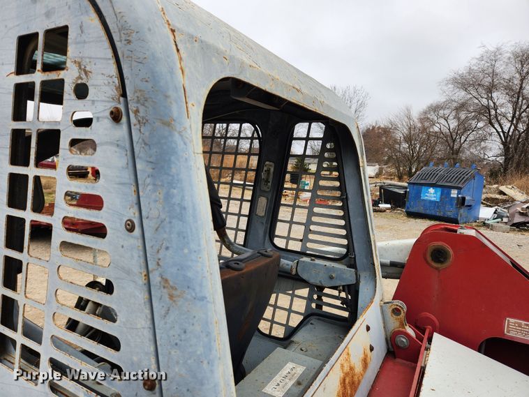 image for item KT9578 2004 Takeuchi TL130  tracked skid steer loader