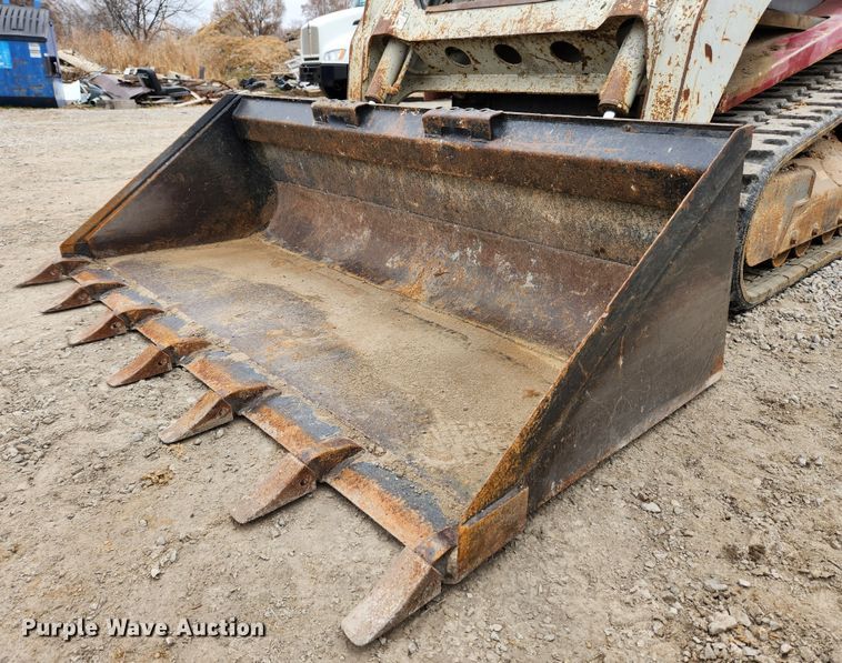 image for item KT9578 2004 Takeuchi TL130  tracked skid steer loader