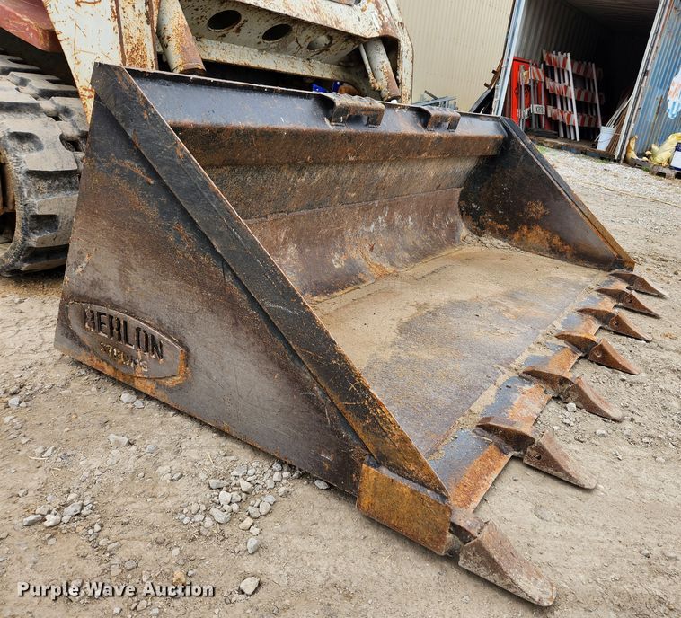 image for item KT9578 2004 Takeuchi TL130  tracked skid steer loader