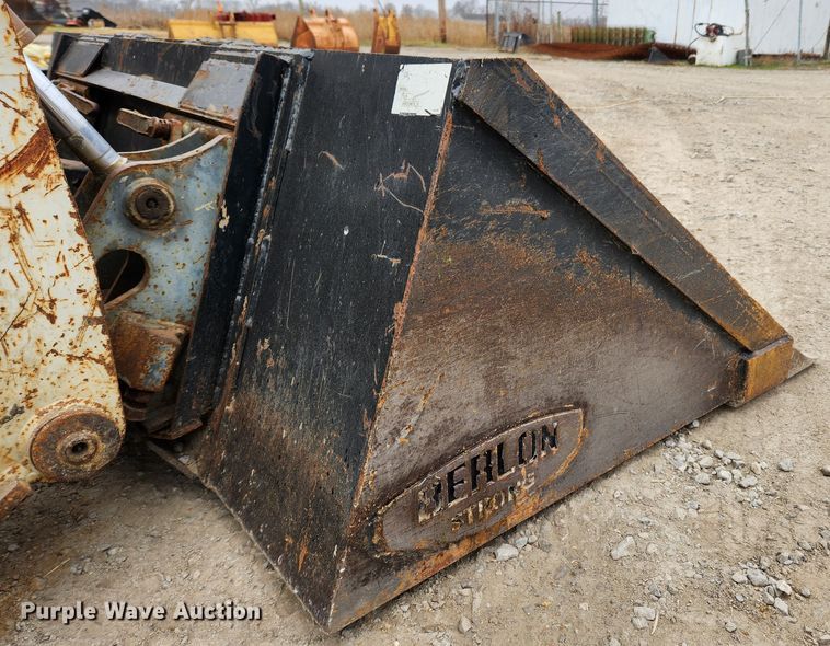 image for item KT9578 2004 Takeuchi TL130  tracked skid steer loader