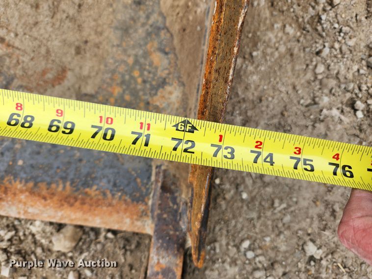 image for item KT9578 2004 Takeuchi TL130  tracked skid steer loader