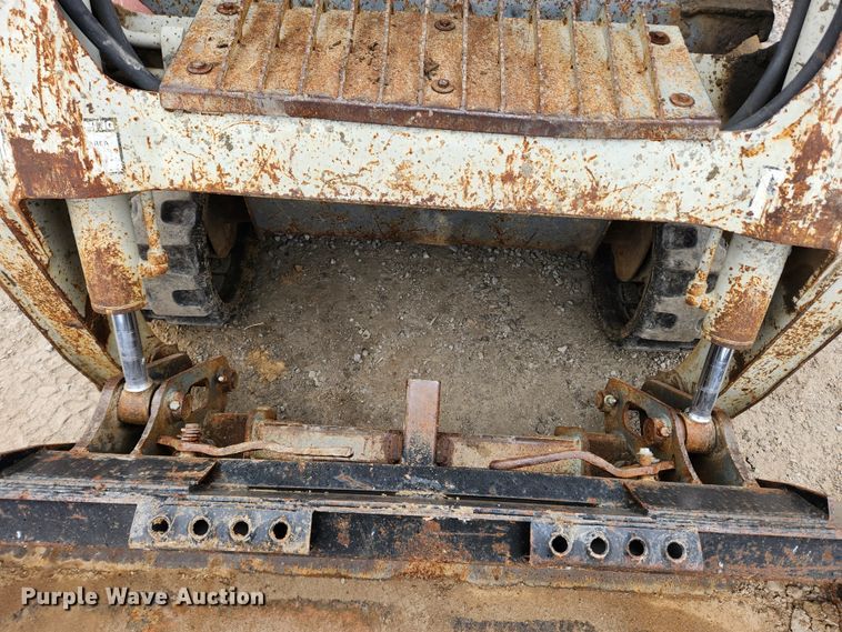 image for item KT9578 2004 Takeuchi TL130  tracked skid steer loader