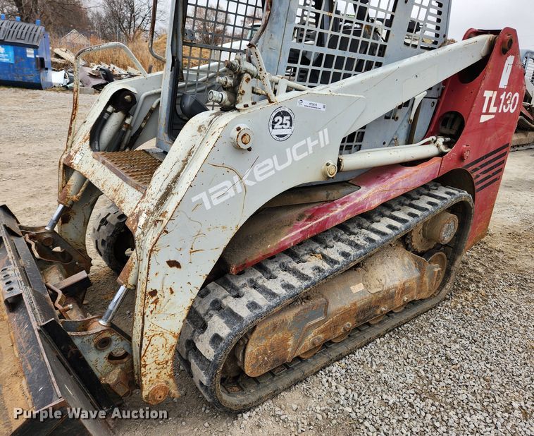 image for item KT9578 2004 Takeuchi TL130  tracked skid steer loader