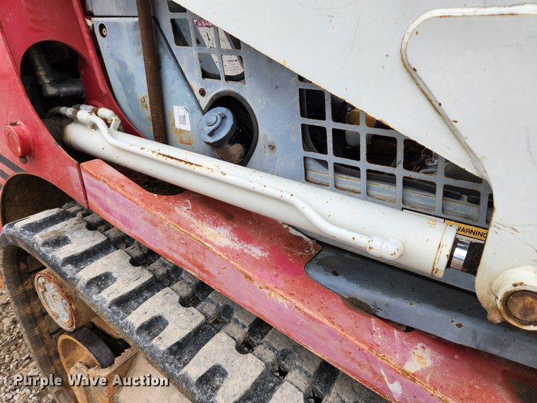 image for item KT9578 2004 Takeuchi TL130  tracked skid steer loader