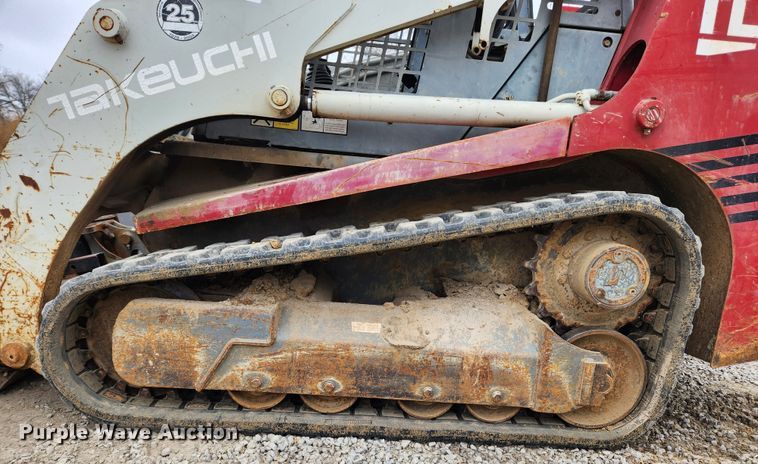 image for item KT9578 2004 Takeuchi TL130  tracked skid steer loader
