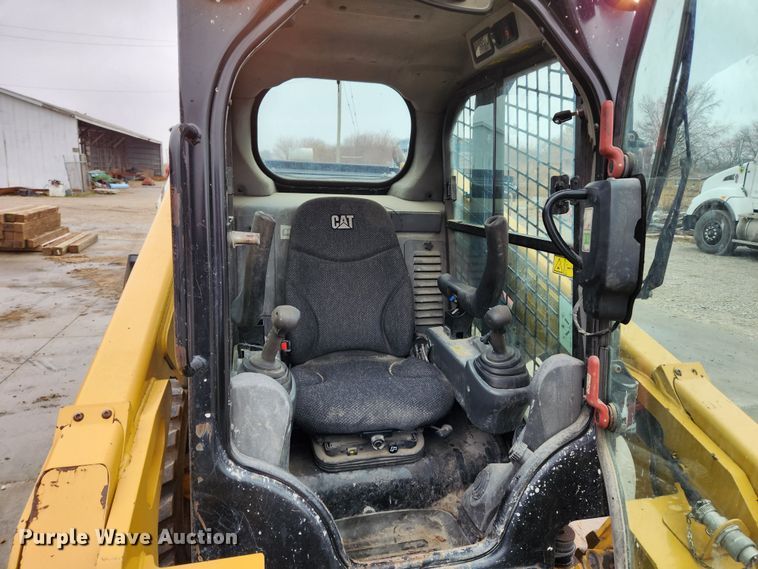 image for item KT9579 2014 Caterpillar 246D  skid steer loader