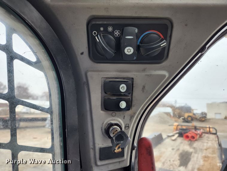 image for item KT9579 2014 Caterpillar 246D  skid steer loader