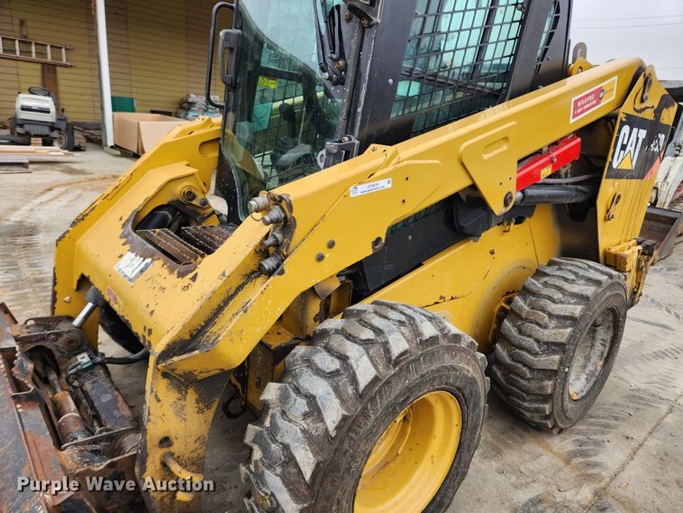 image for item KT9579 2014 Caterpillar 246D  skid steer loader
