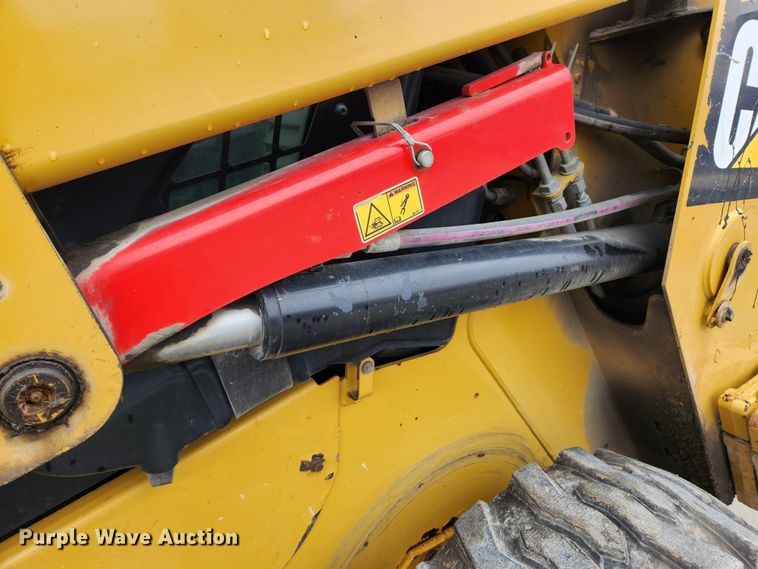 image for item KT9579 2014 Caterpillar 246D  skid steer loader