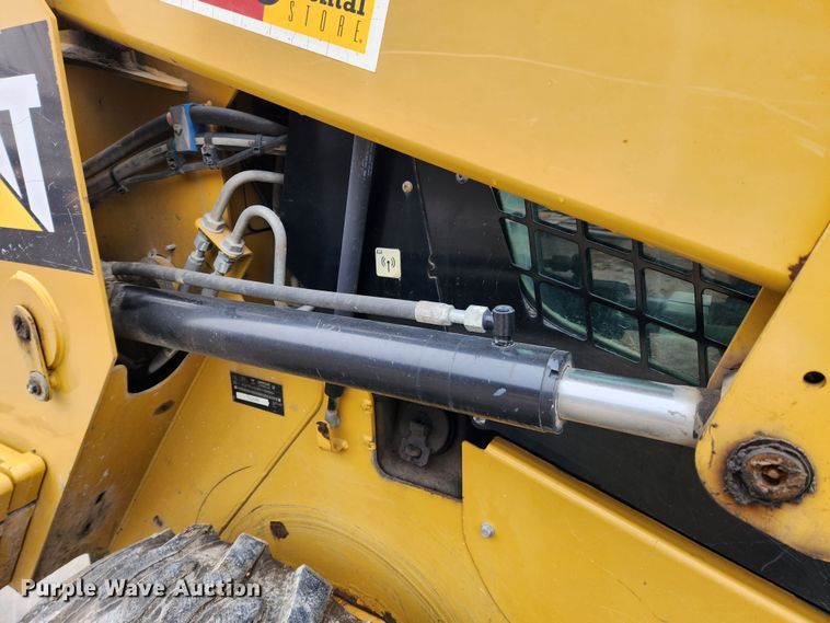 image for item KT9579 2014 Caterpillar 246D  skid steer loader