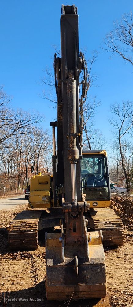 image for item KT9597 2008 John Deere 200D LC  excavator