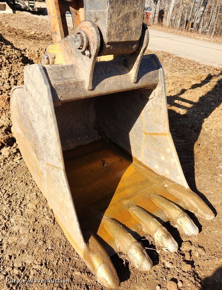 image for item KT9597 2008 John Deere 200D LC  excavator