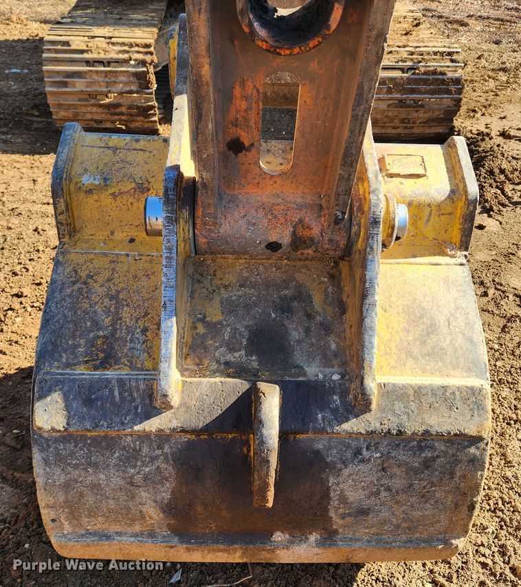 image for item KT9597 2008 John Deere 200D LC  excavator