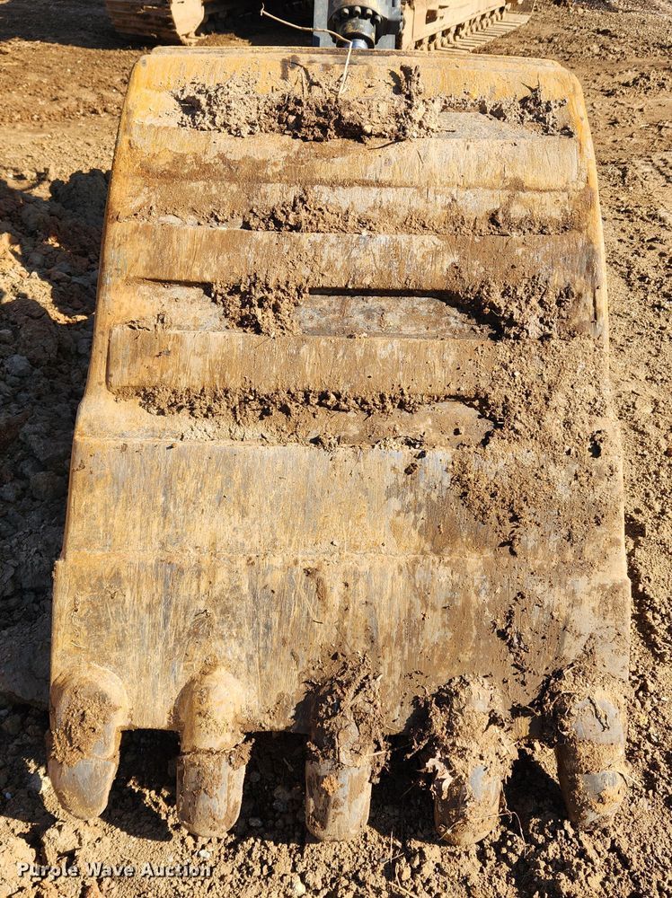 image for item KT9597 2008 John Deere 200D LC  excavator