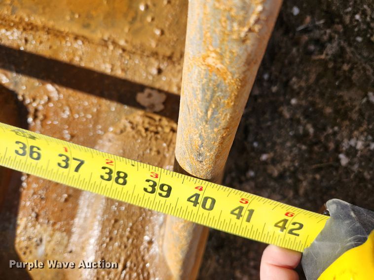 image for item KT9597 2008 John Deere 200D LC  excavator