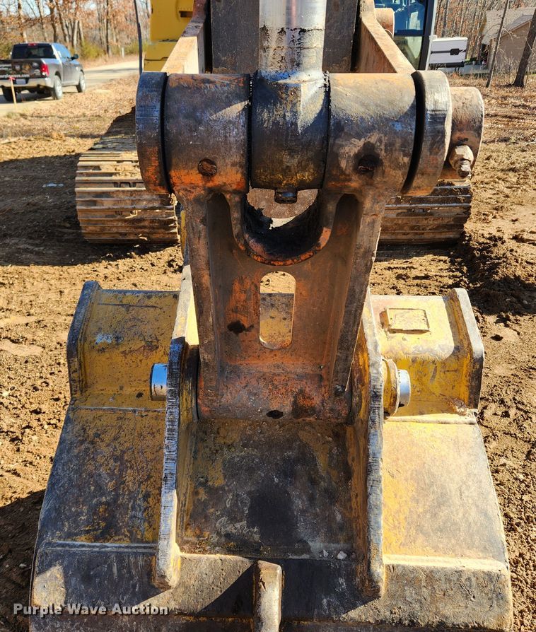 image for item KT9597 2008 John Deere 200D LC  excavator