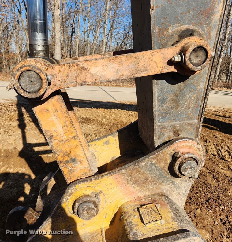 image for item KT9597 2008 John Deere 200D LC  excavator