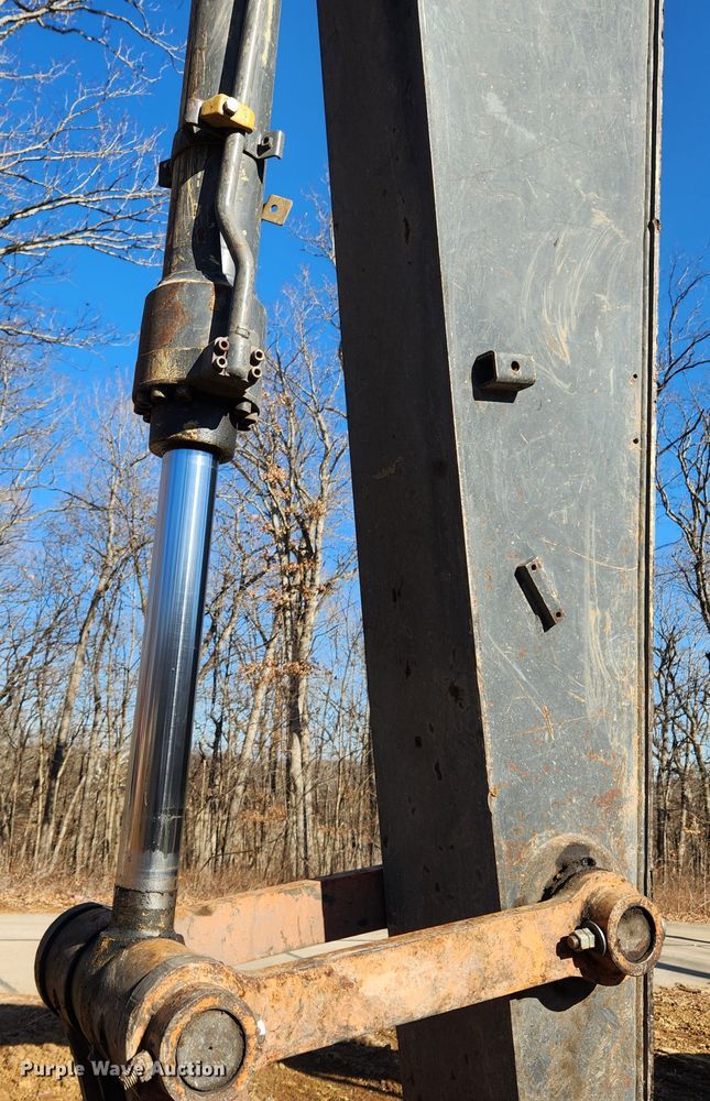 image for item KT9597 2008 John Deere 200D LC  excavator