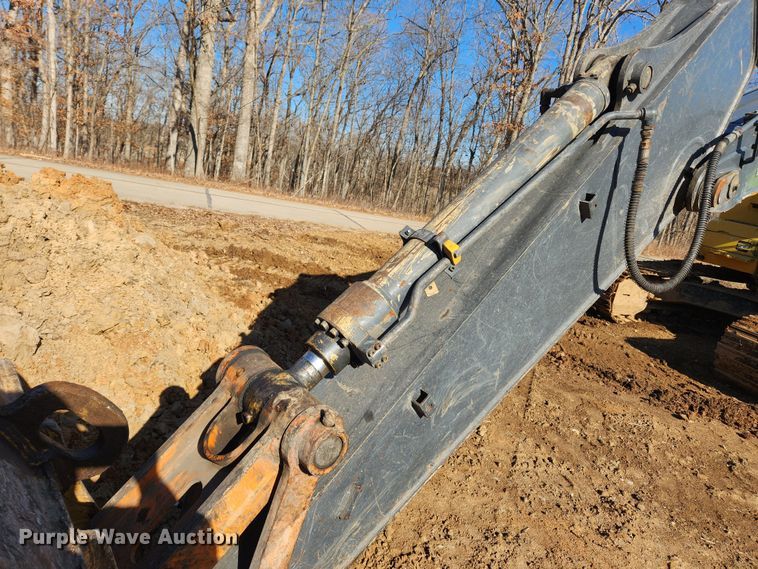 image for item KT9597 2008 John Deere 200D LC  excavator