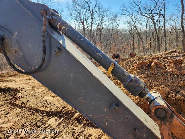 image for item KT9597 2008 John Deere 200D LC  excavator