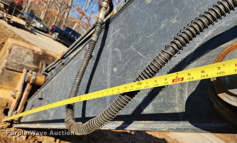 image for item KT9597 2008 John Deere 200D LC  excavator