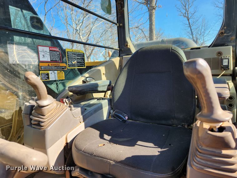 image for item KT9597 2008 John Deere 200D LC  excavator