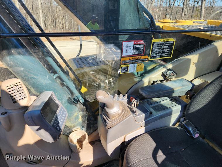 image for item KT9597 2008 John Deere 200D LC  excavator