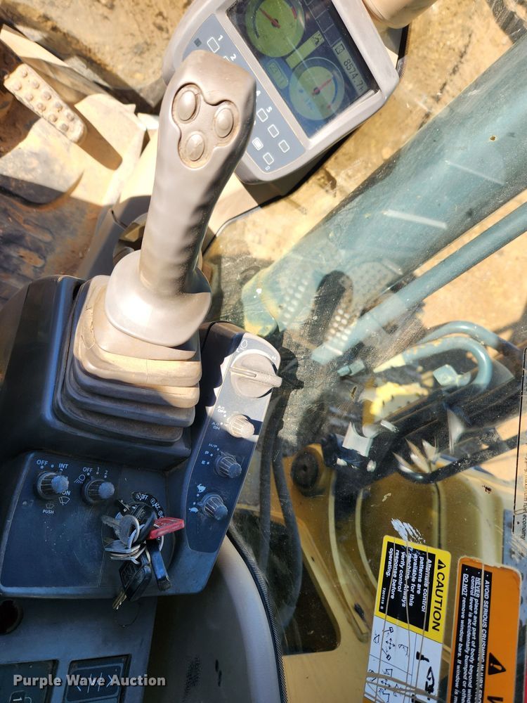 image for item KT9597 2008 John Deere 200D LC  excavator