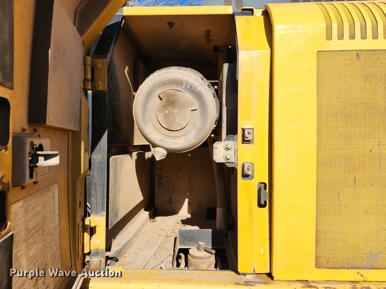 image for item KT9597 2008 John Deere 200D LC  excavator