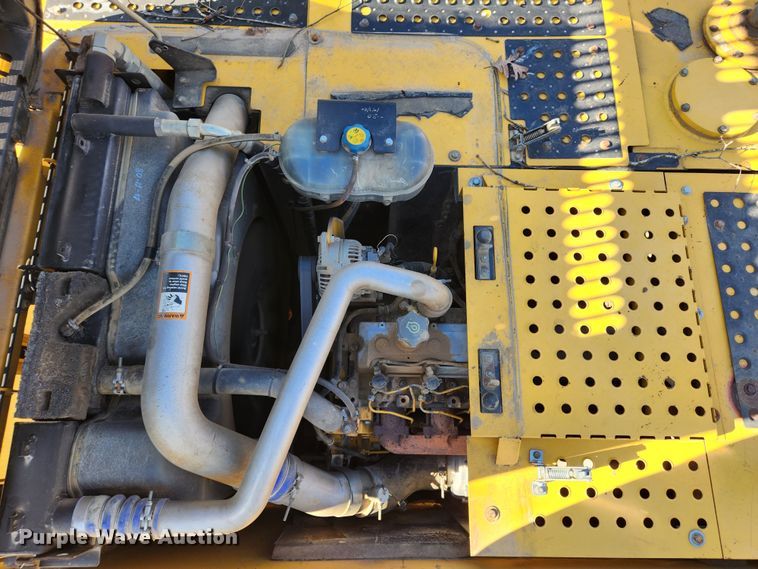 image for item KT9597 2008 John Deere 200D LC  excavator