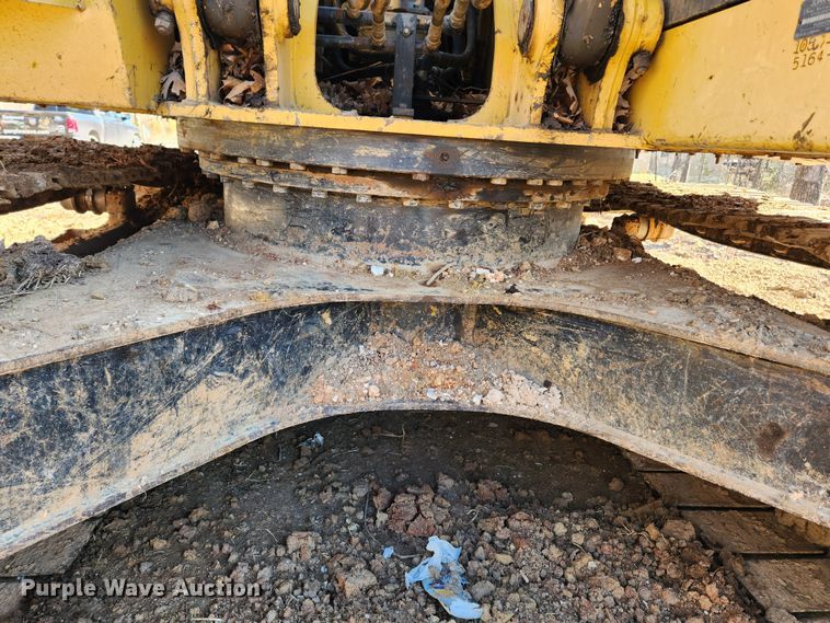 image for item KT9597 2008 John Deere 200D LC  excavator