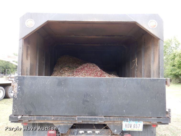 image for item KW9478 1999 Ford F450 Super Duty  chipper truck