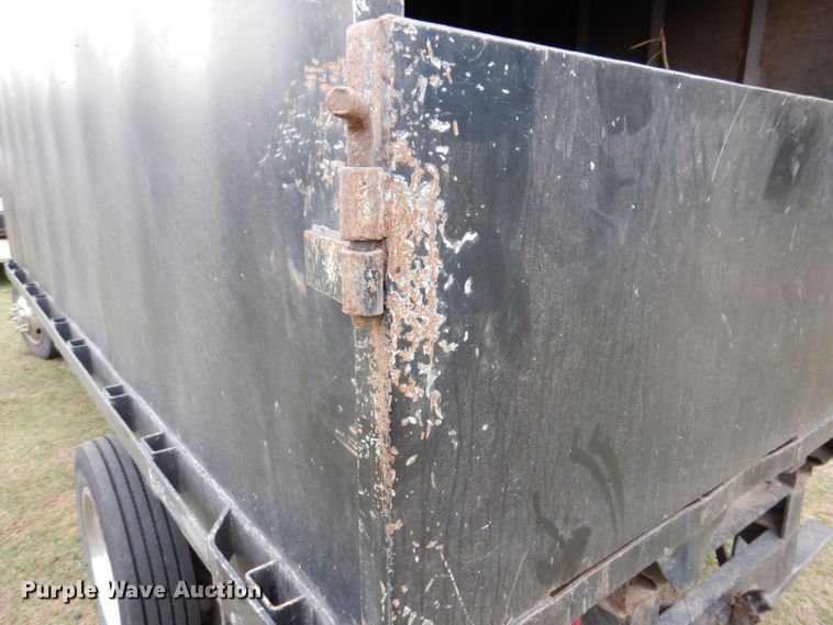 image for item KW9478 1999 Ford F450 Super Duty  chipper truck