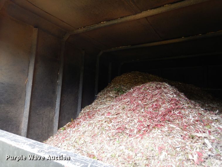 image for item KW9478 1999 Ford F450 Super Duty  chipper truck