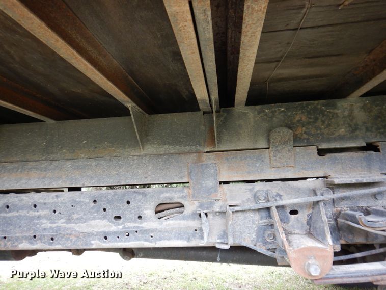 image for item KW9478 1999 Ford F450 Super Duty  chipper truck