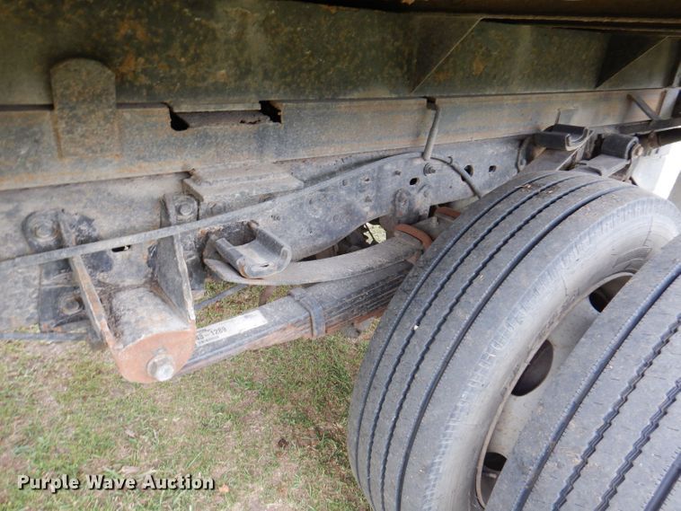 image for item KW9478 1999 Ford F450 Super Duty  chipper truck