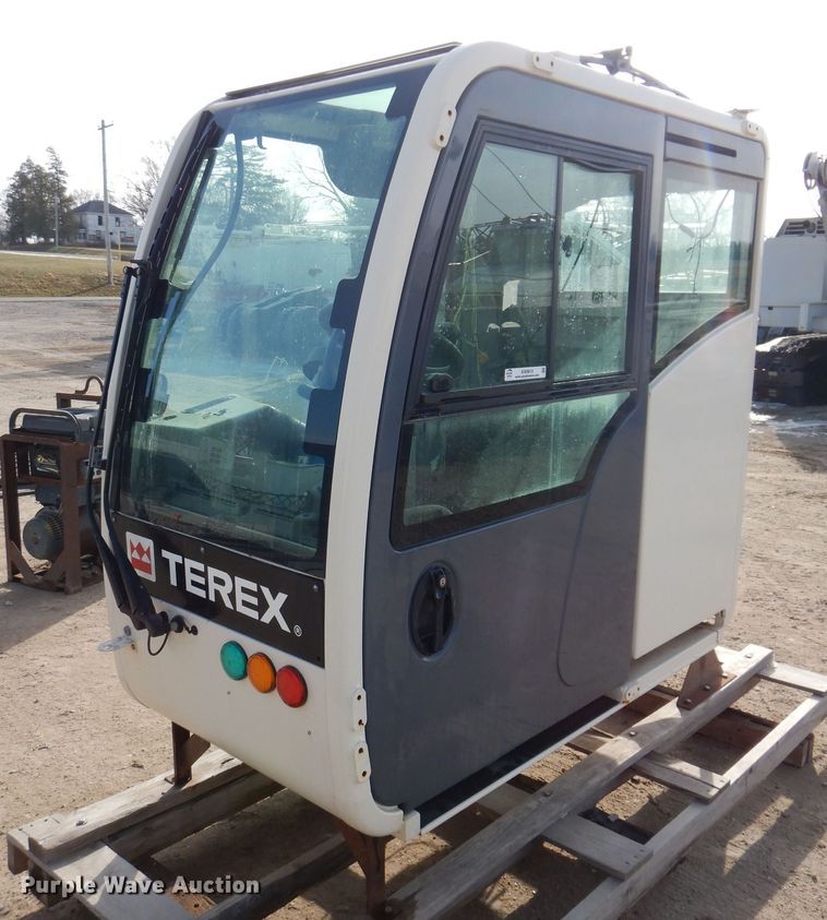 image for item KW9619 Terex  crane cab