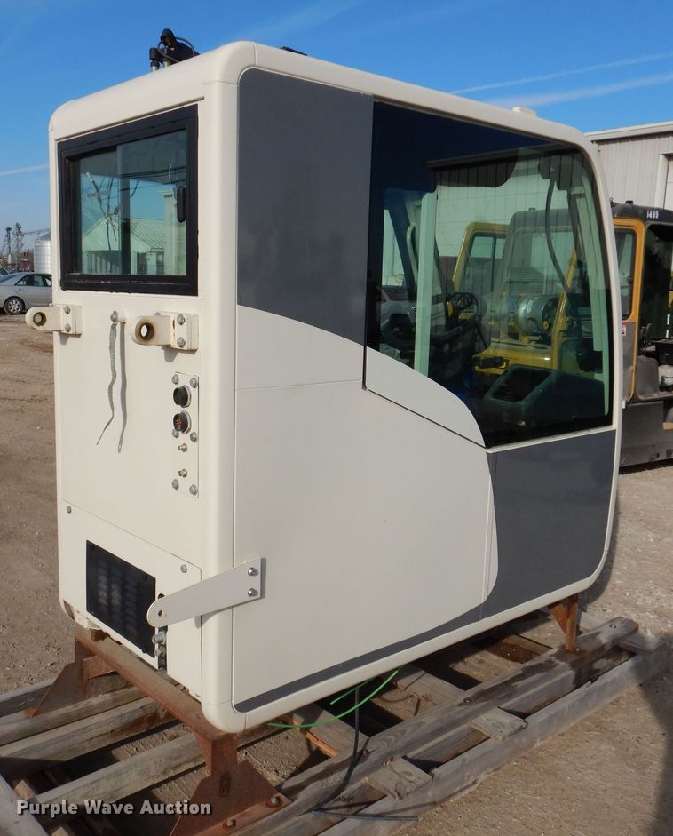image for item KW9619 Terex  crane cab