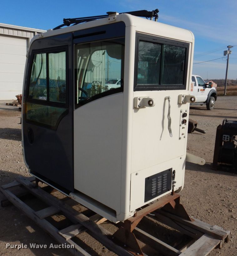 image for item KW9619 Terex  crane cab