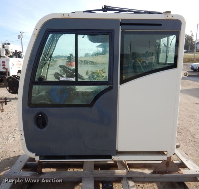 image for item KW9619 Terex  crane cab