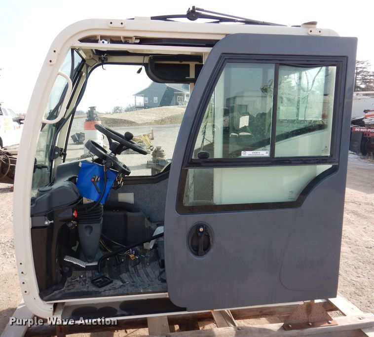 image for item KW9619 Terex  crane cab