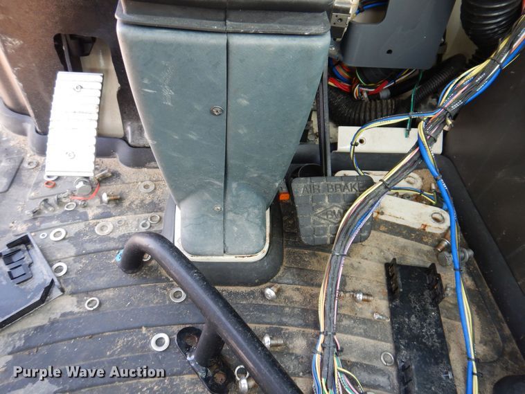 image for item KW9619 Terex  crane cab