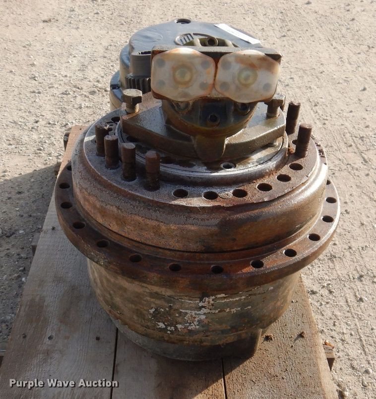 image for item KW9622 (2) hydraulic final drives