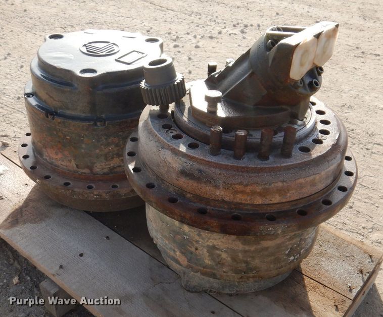 image for item KW9622 (2) hydraulic final drives