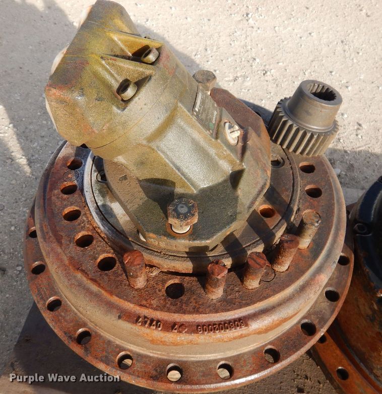 image for item KW9622 (2) hydraulic final drives