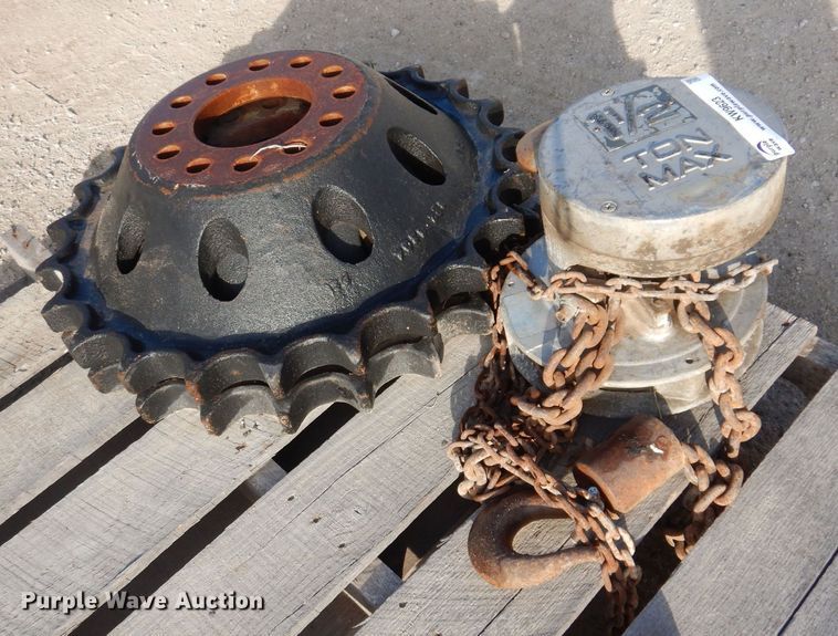 image for item KW9623 (2) undercarriage sprockets